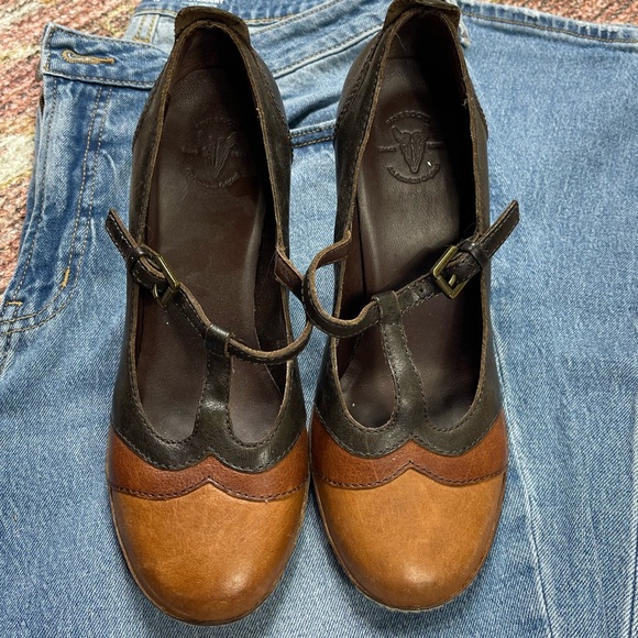 Frye Adrienne T-Strap Mary Jane Heels Brown Size 7.5 - Picture 3 of 7